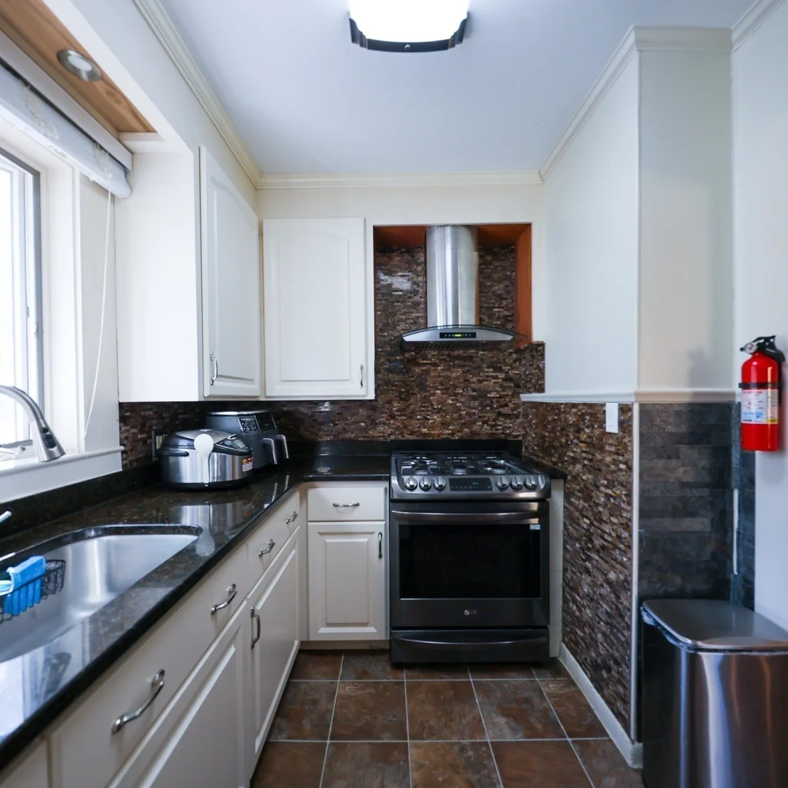 Photo of 374 Pine St