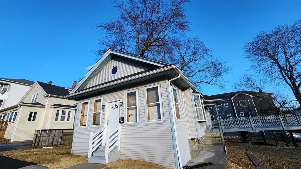 Photo of 27 Ingleside Ave