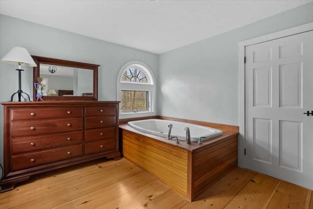 Photo of 9 Bay Path Dr