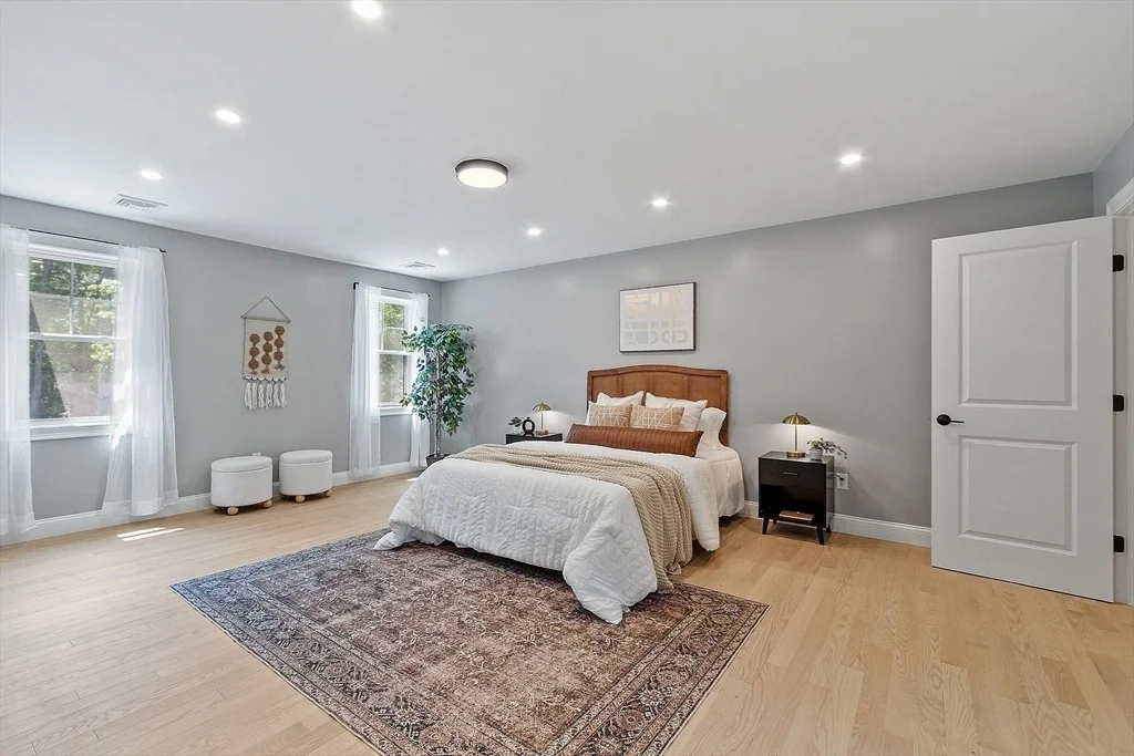 Photo of 383 Delano Rd