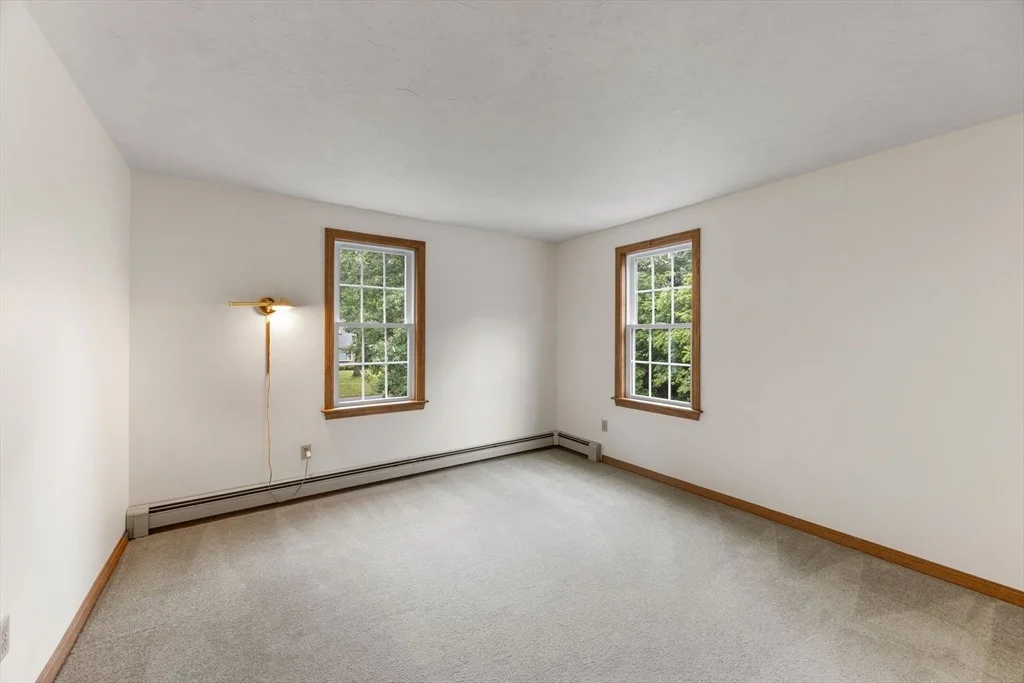 Photo of 4 Carver Dr