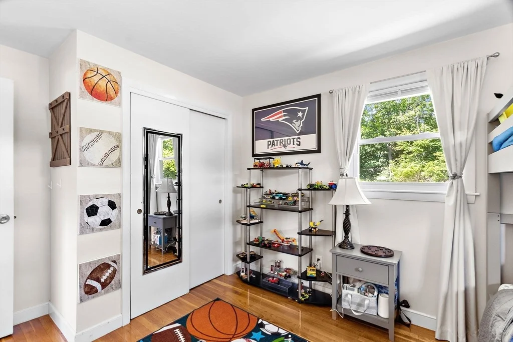 Photo of 472 Coronation Drive