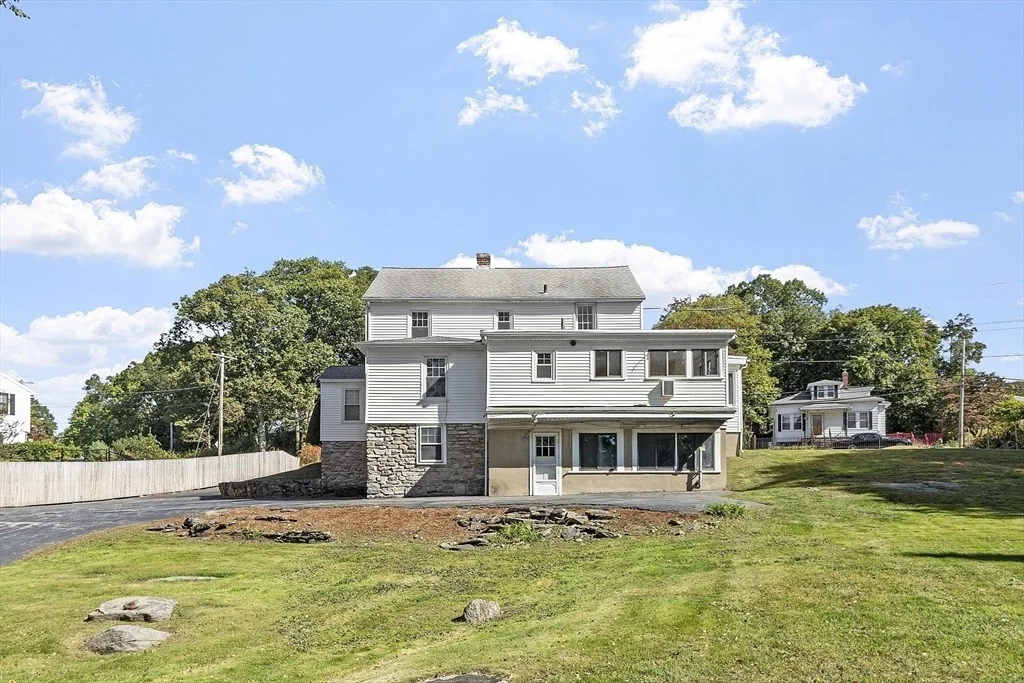 Photo of 256 Massasoit Rd
