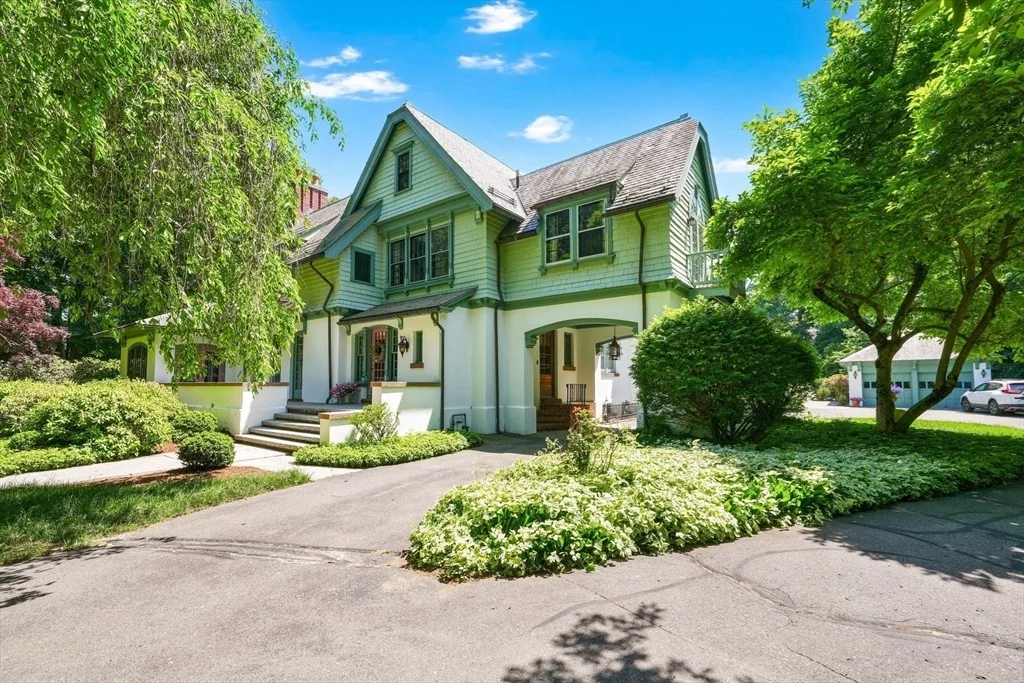 Photo of 135 Forest Glen Rd
