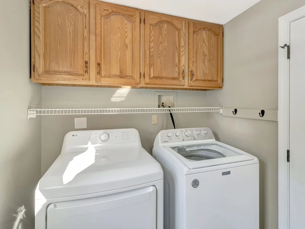 Photo of 7 Fieldstone Dr