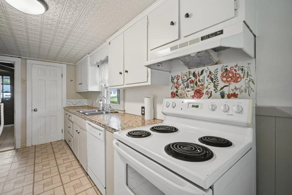 Photo of 28 Lake Dr