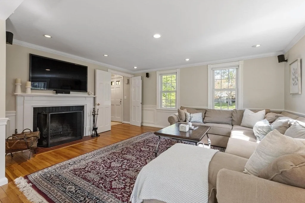 Photo of 93 Nashoba Rd