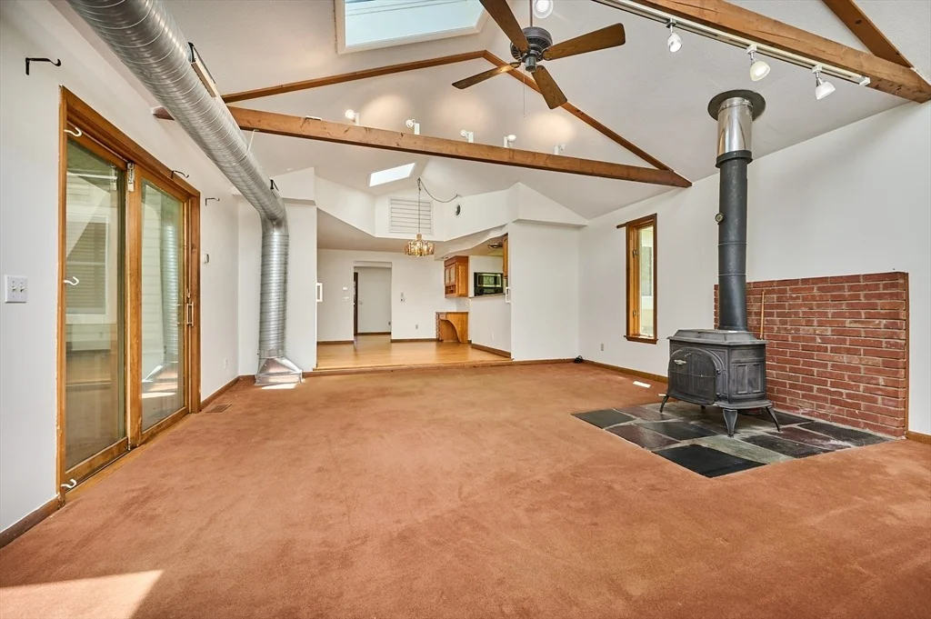 Photo of 89 Pondview Dr