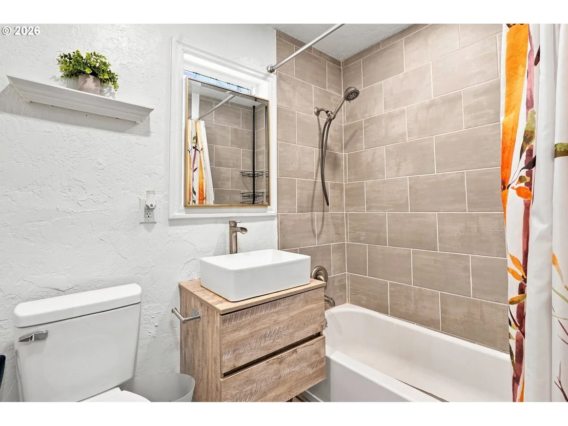 Photo of 1572 W BROADWAY
