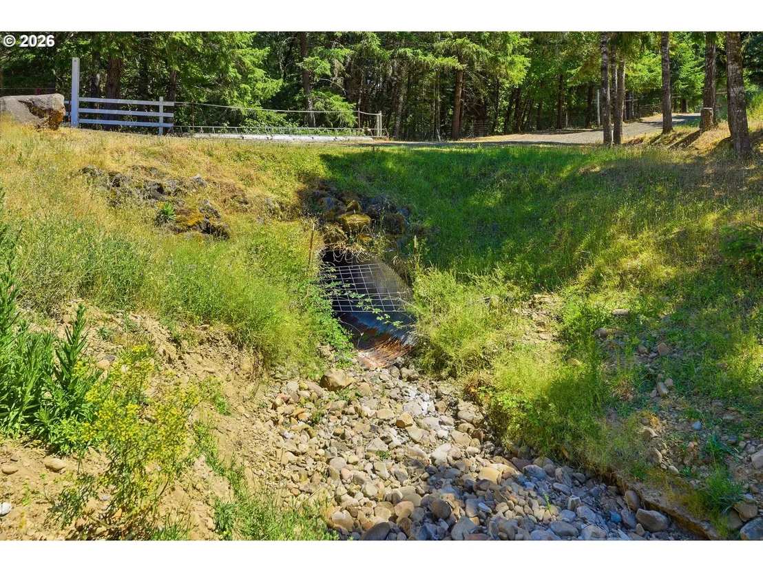 Photo of 1060 MURDOCK DR