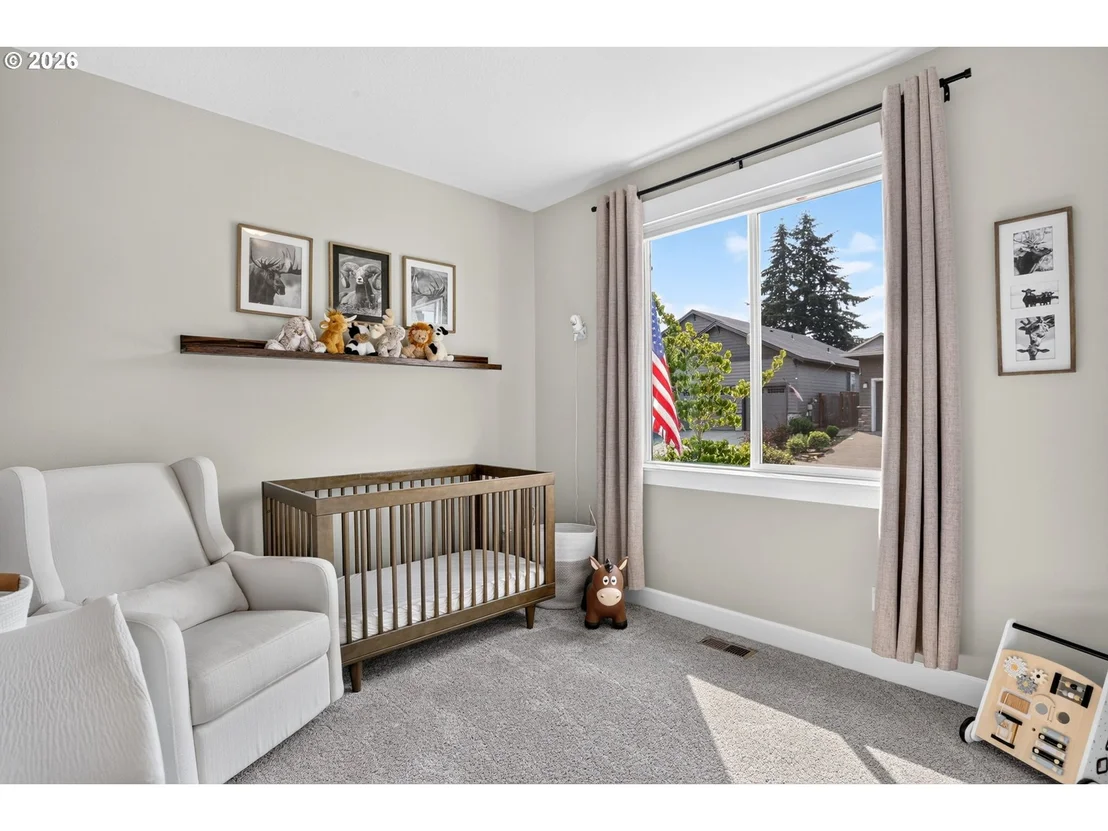 Photo of 1094 NE REGAN HILL LOOP