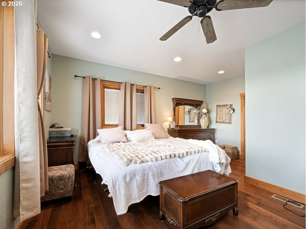 Photo of 4728 COOPERS HAWK RD