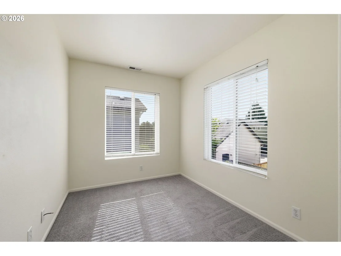 Photo of 1637 HAMLET LN