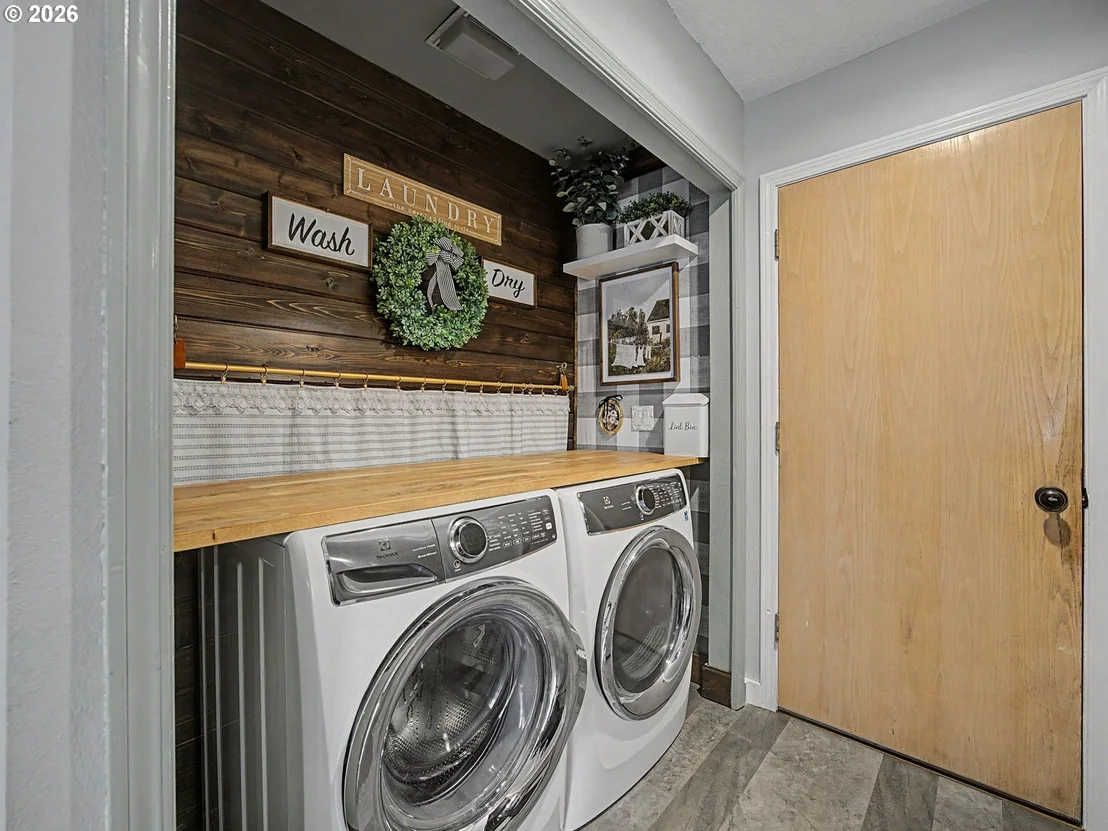 Photo of 3008 SE LAURA AVE