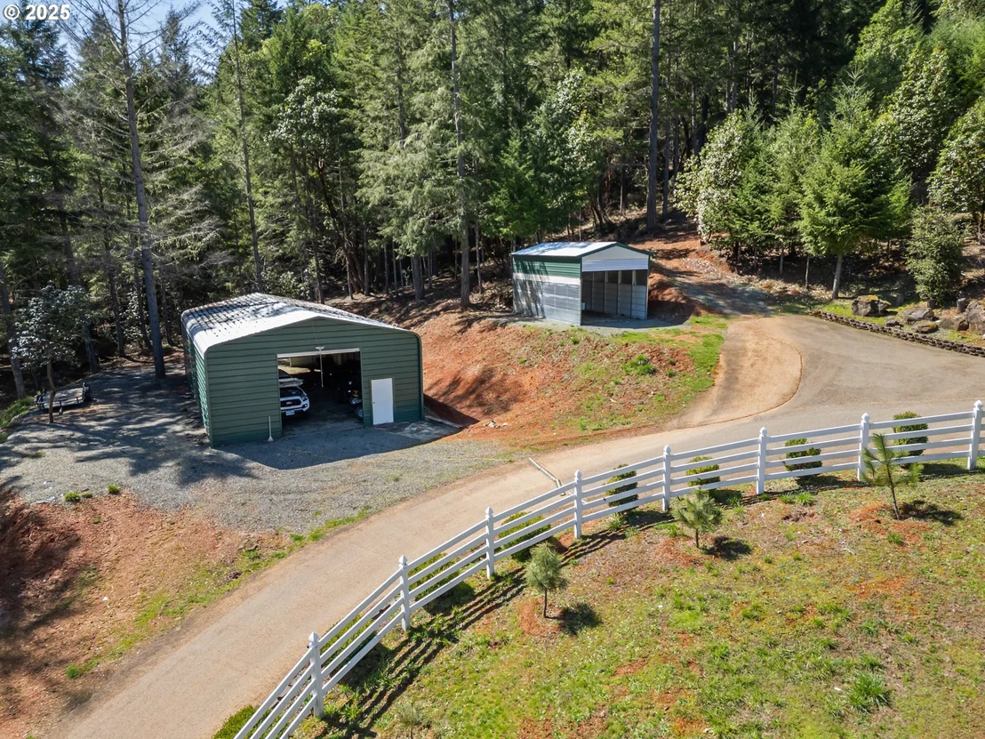 Photo of 520 BRIMSTONE RD