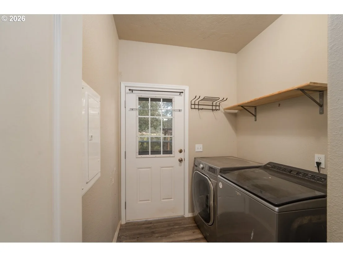Photo of 1623 LOWER CREST RD