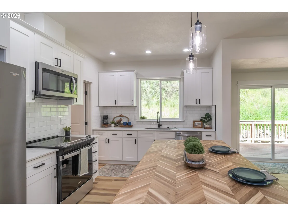 Photo of 492 TERRACE DR