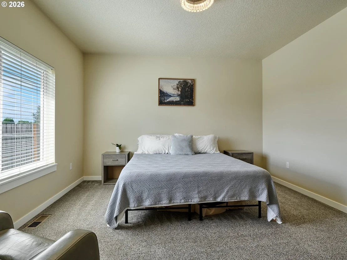 Photo of 542 E ELM LOOP