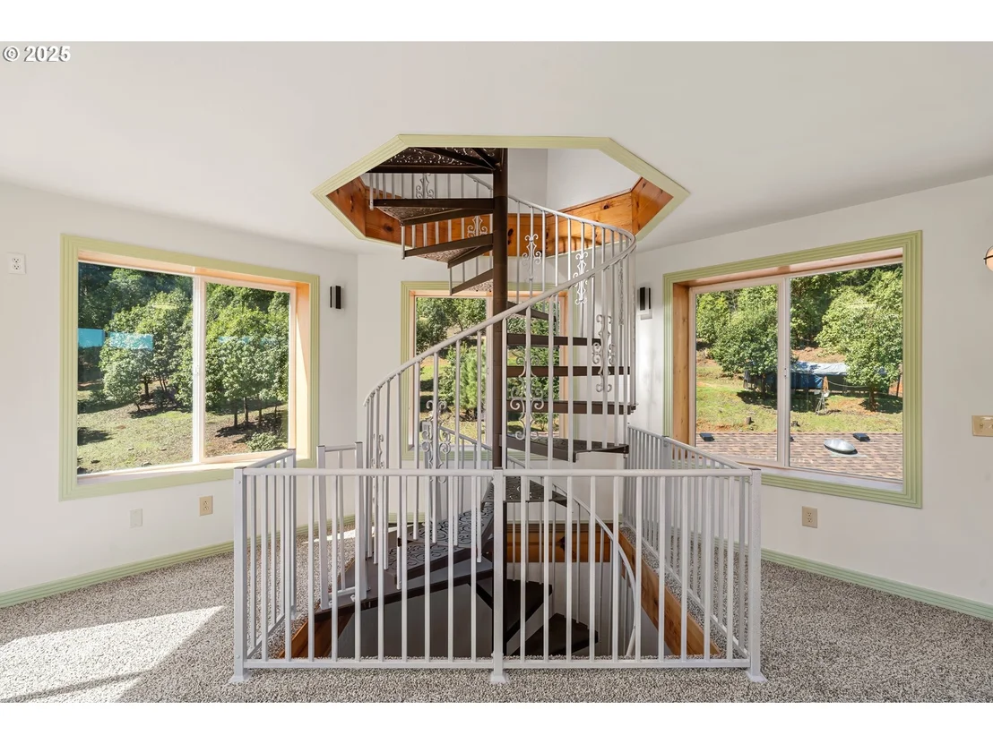 Photo of 520 BRIMSTONE RD