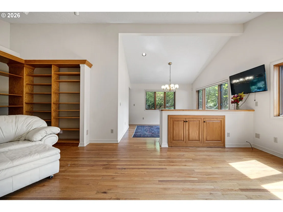 Photo of 84 GREEN LN