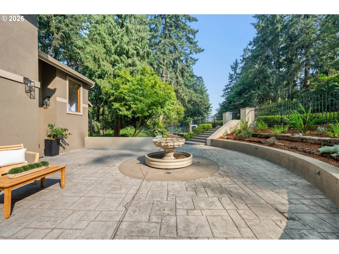 Photo of 3965 SPRING BLVD