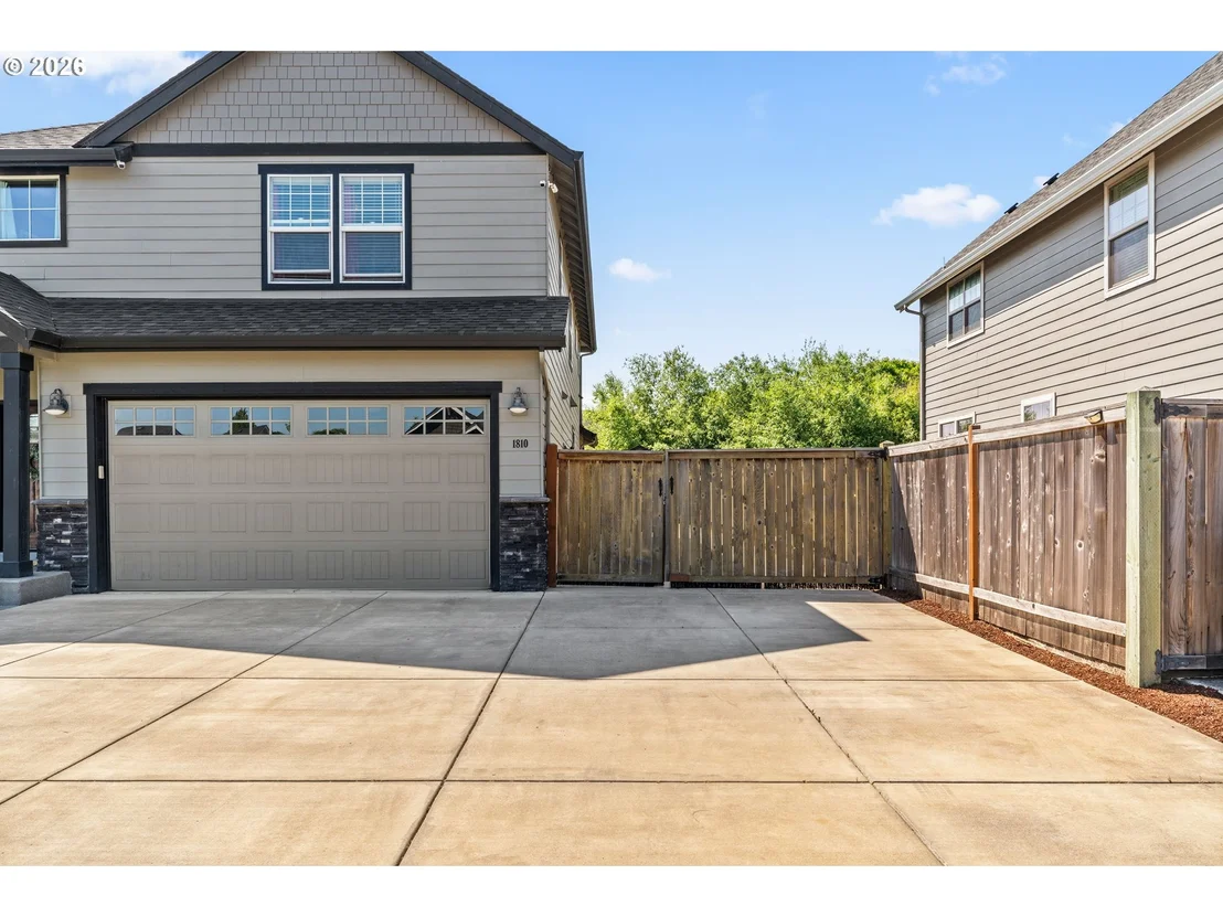 Photo of 1810 CEDAR BROOK DR