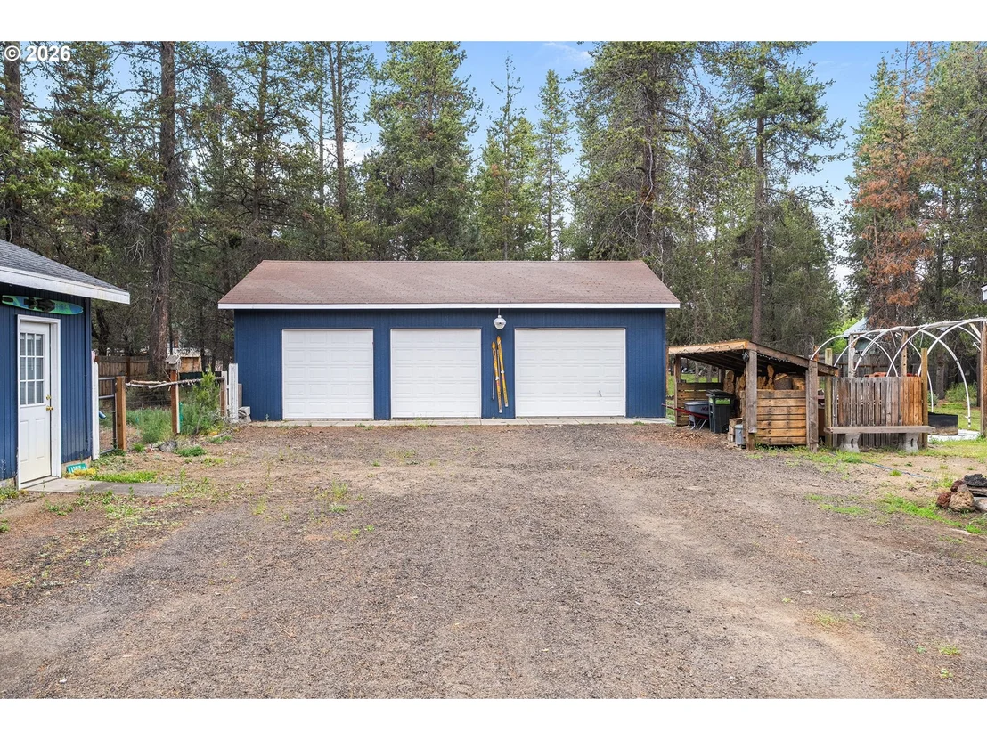 Photo of 16024 LEONA LN