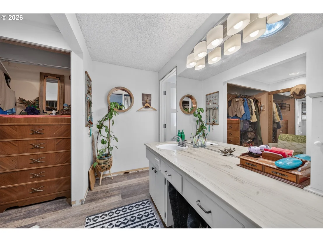 Photo of 390 HUNINGTON AVE
