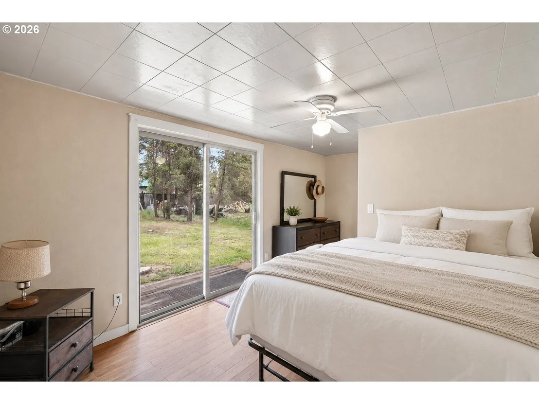 Photo of 16024 LEONA LN