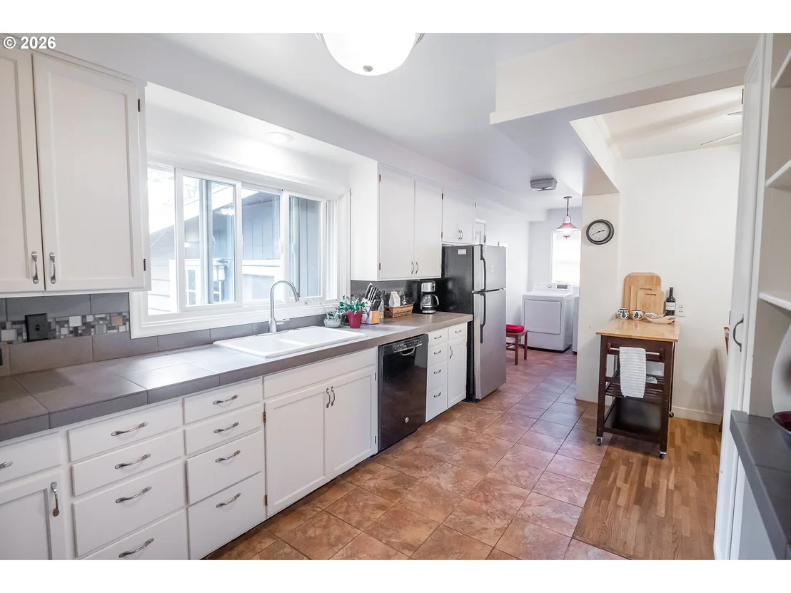 Photo of 541 W 21ST AVE