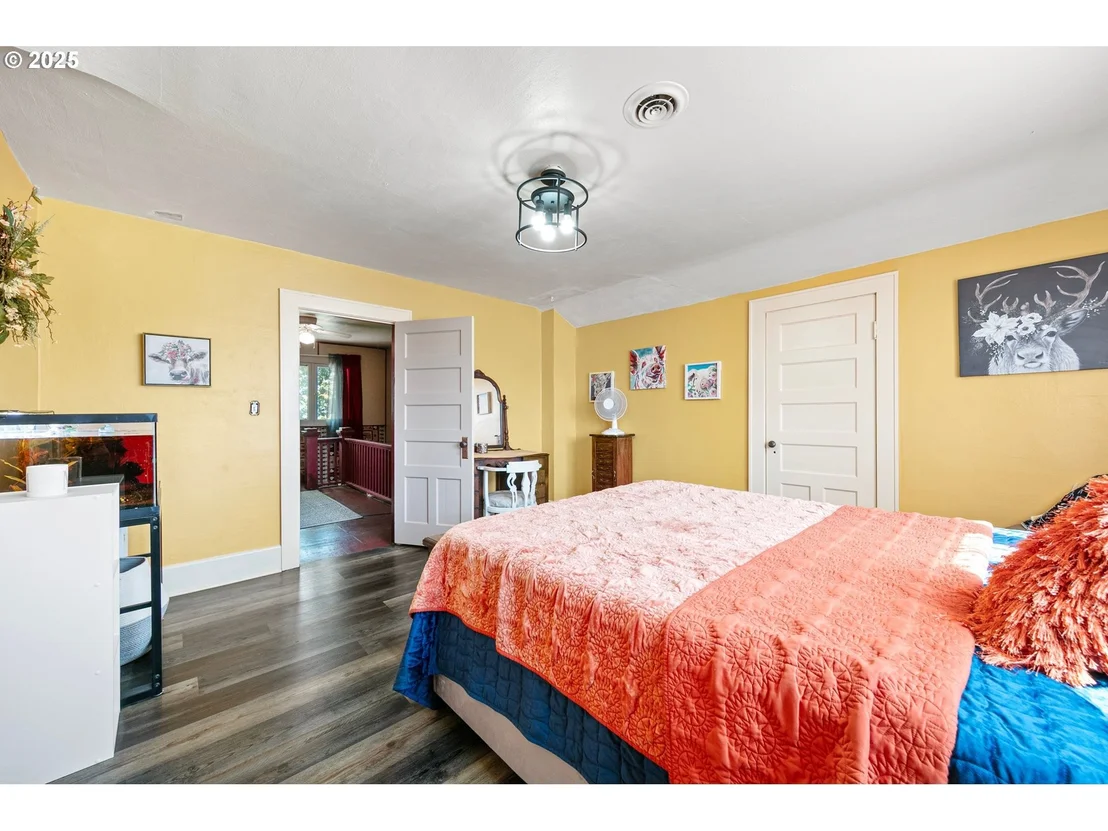 Photo of 5320 ROYAL AVE