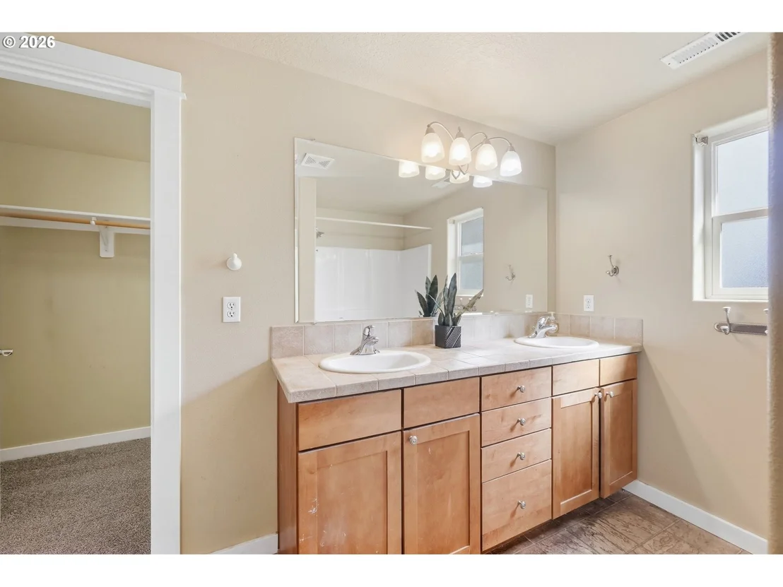 Photo of 2465 PARK VIEW DR