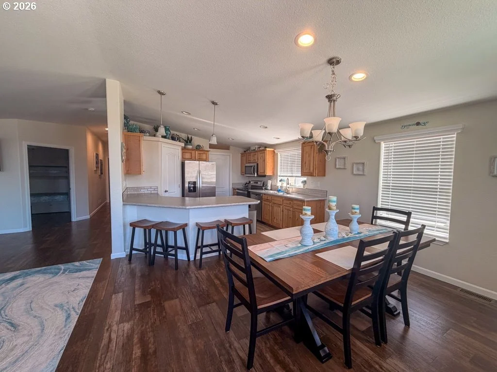 Photo of 1060 CEDAR LOOP