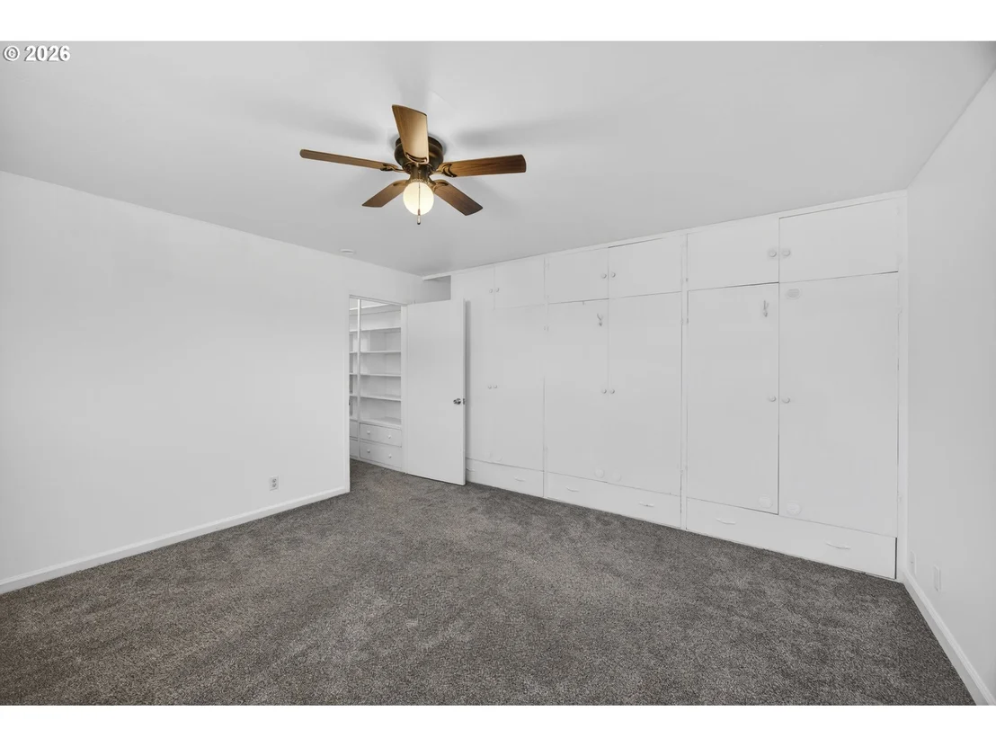 Photo of 1025 N LAKE RD