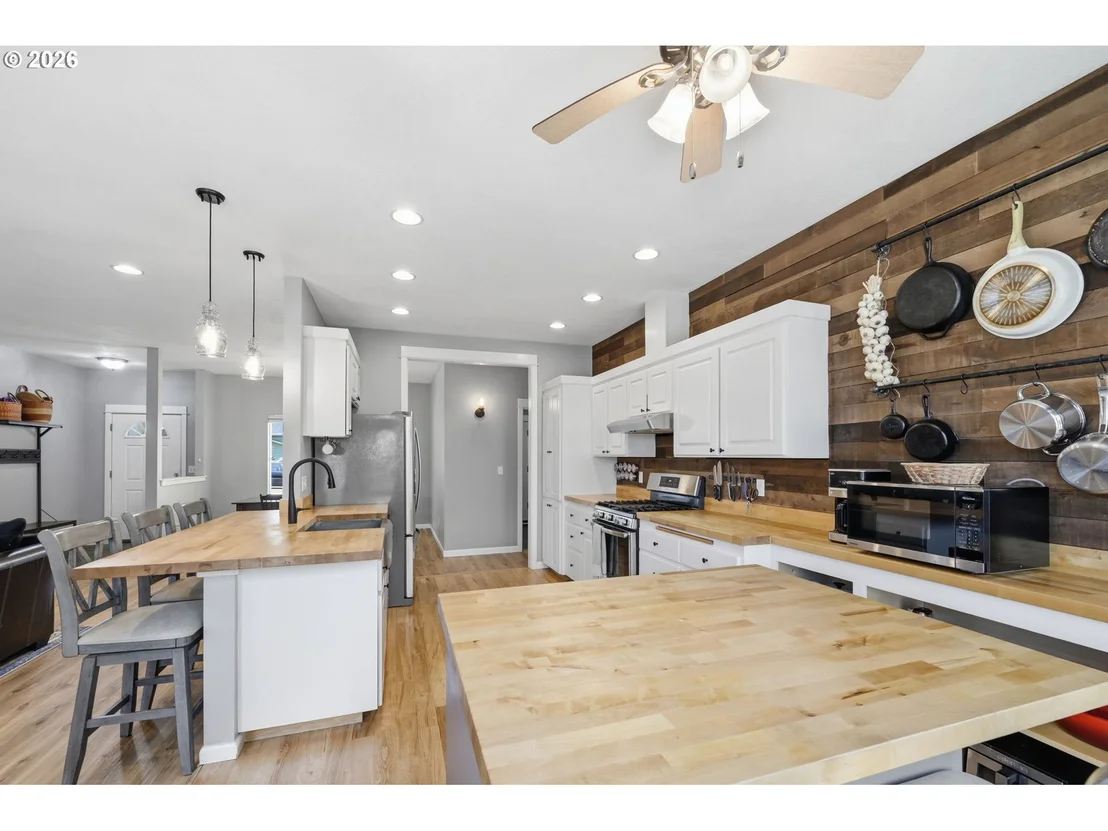 Photo of 2910 RIVER RD