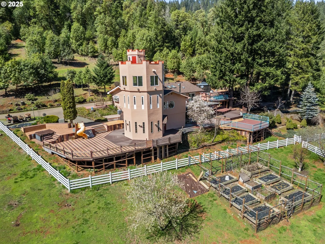Photo of 520 BRIMSTONE RD