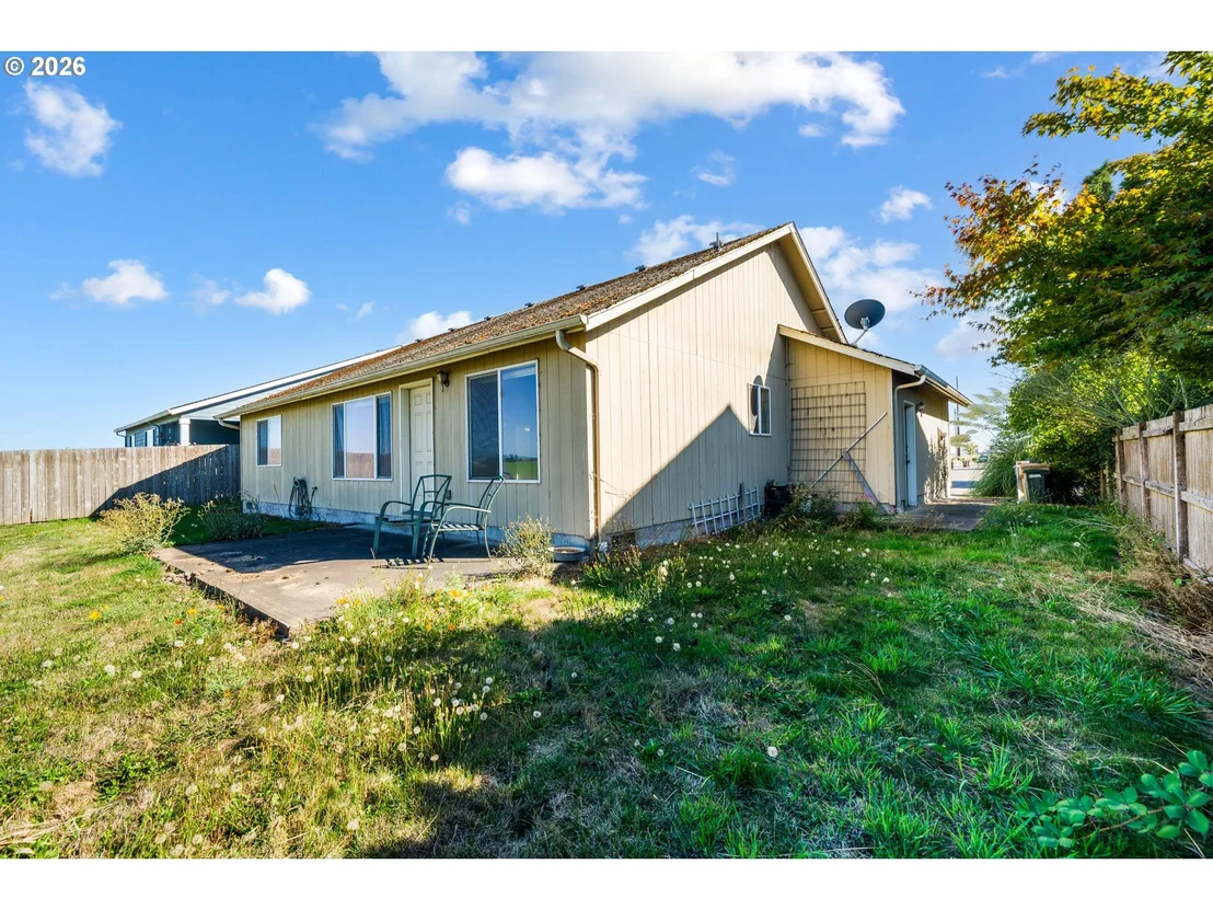 Photo of 668 EGRET AVE