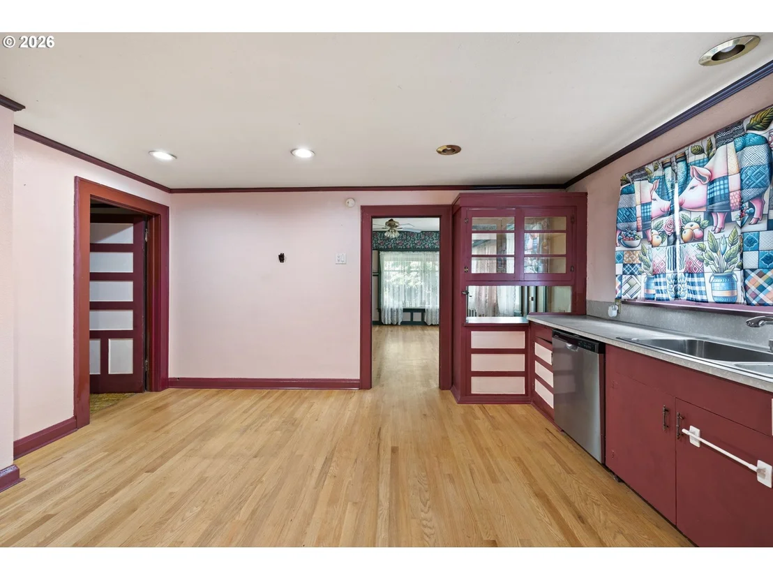Photo of 5320 ROYAL AVE
