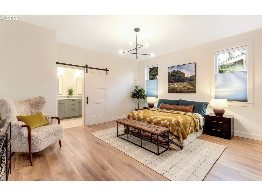 Photo of 2424 NW CROSSING DR