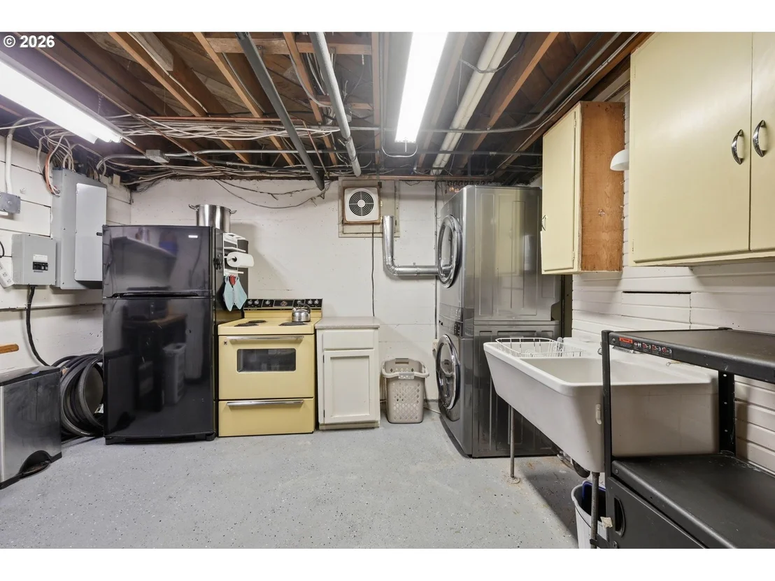 Photo of 28 W 22nd AVE