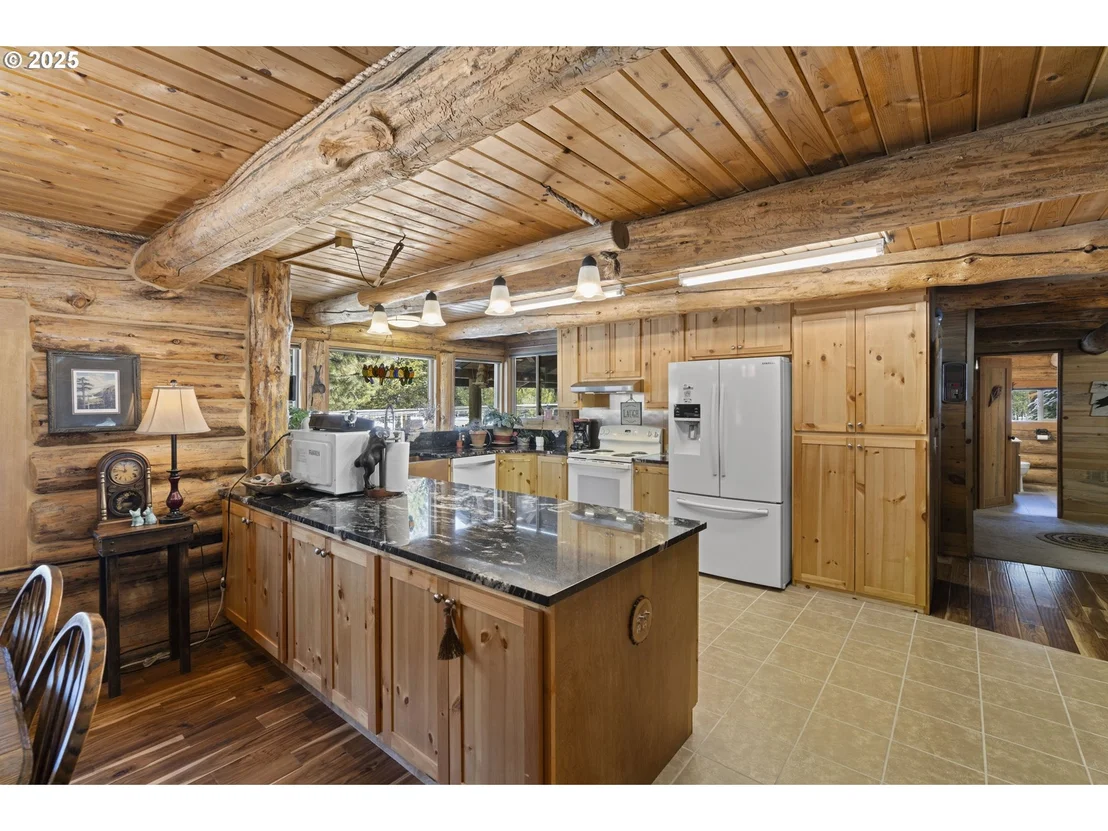 Photo of 140643 KAMLOOP LN