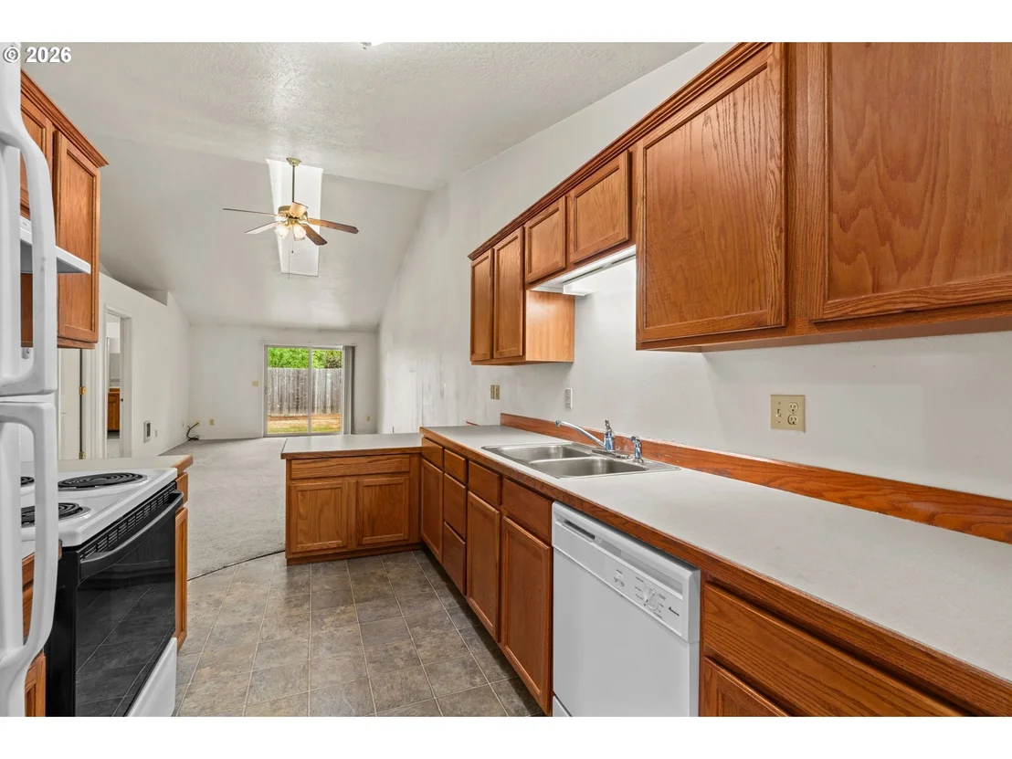 Photo of 630 BENJAMIN AVE