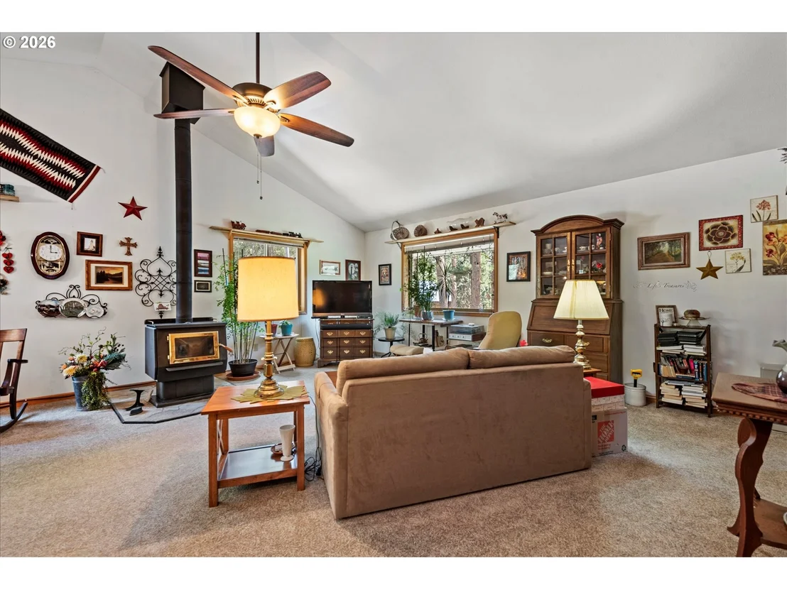 Photo of 395 BONANZA ST