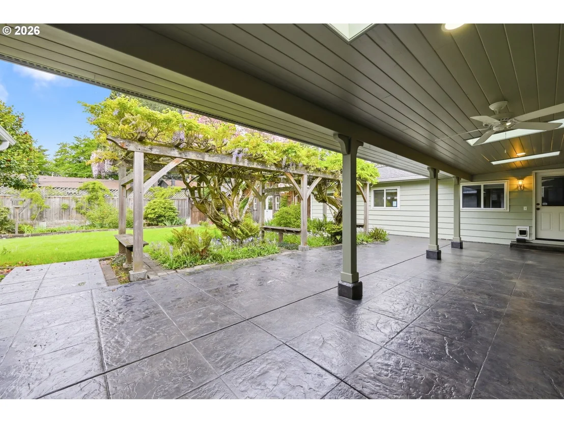 Photo of 394 CHERRY DR