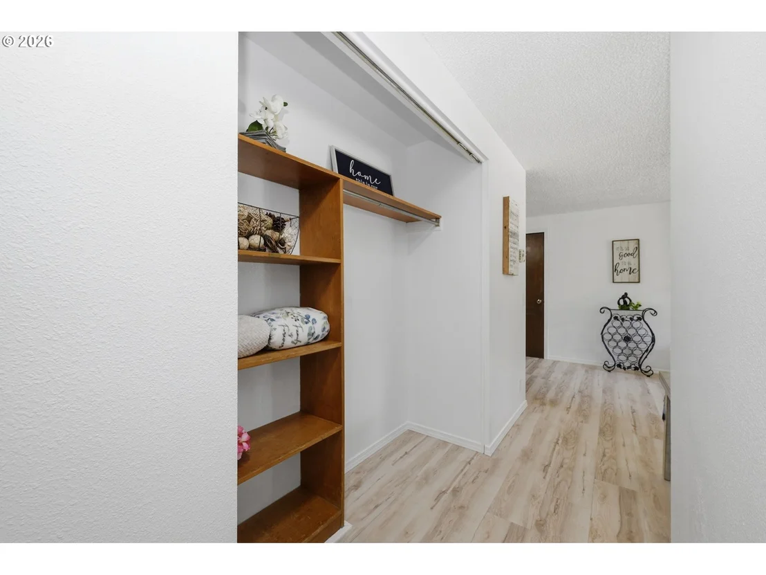 Photo of 2250 W IRWIN WAY
