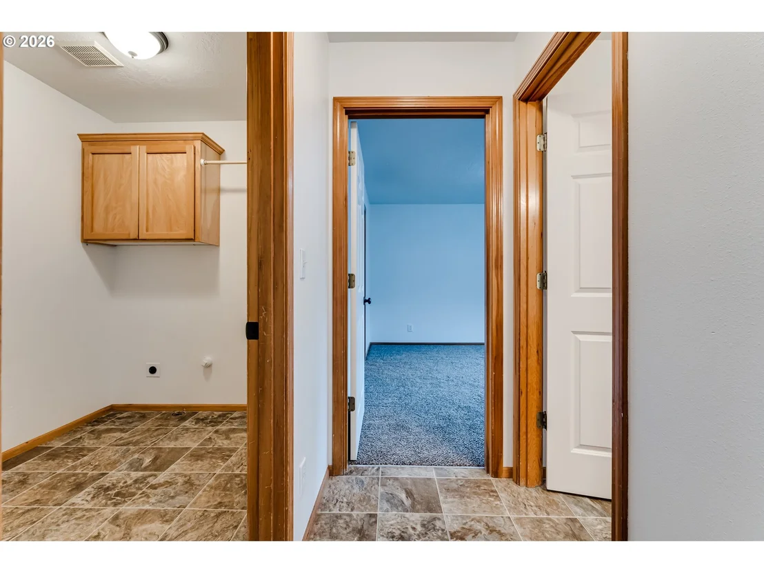 Photo of 555 HOLLYHOCK LN