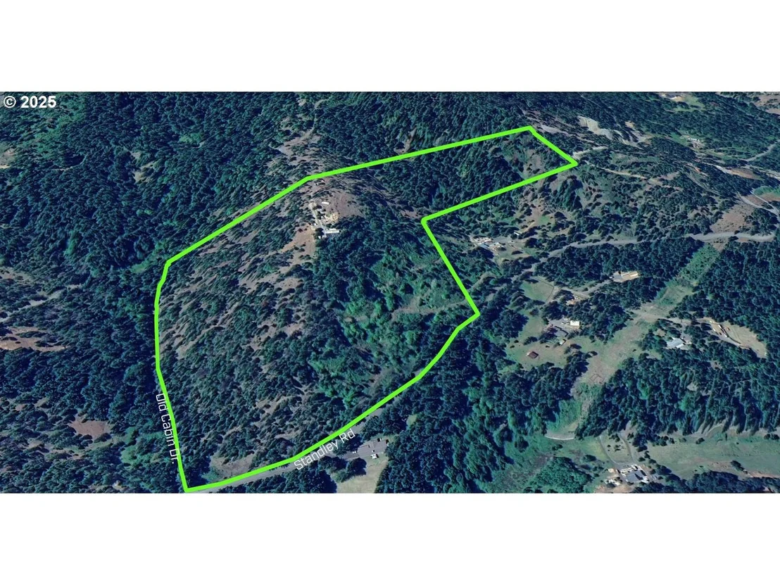 Photo of 900 OLD CABIN DR