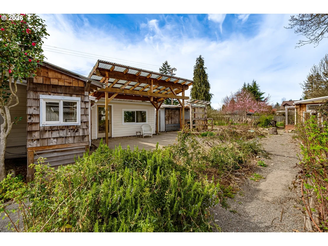 Photo of 111 HOLEMAN AVE