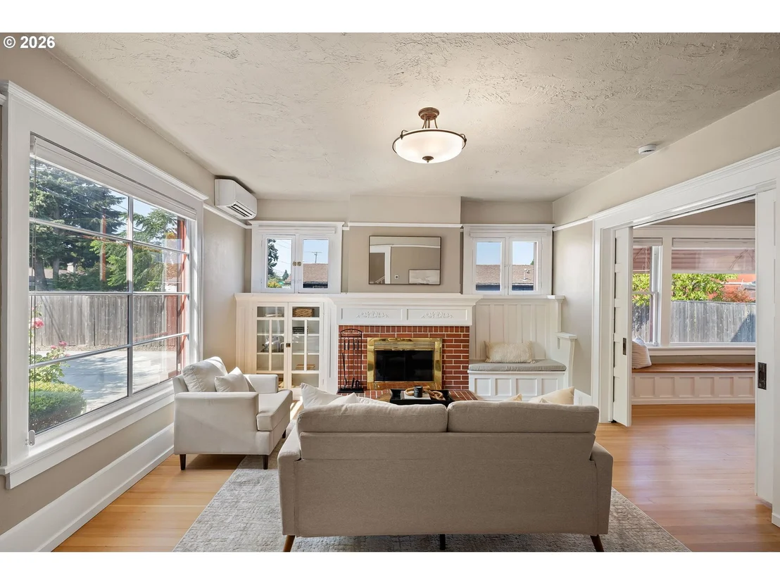 Photo of 199 SANTA CLARA AVE