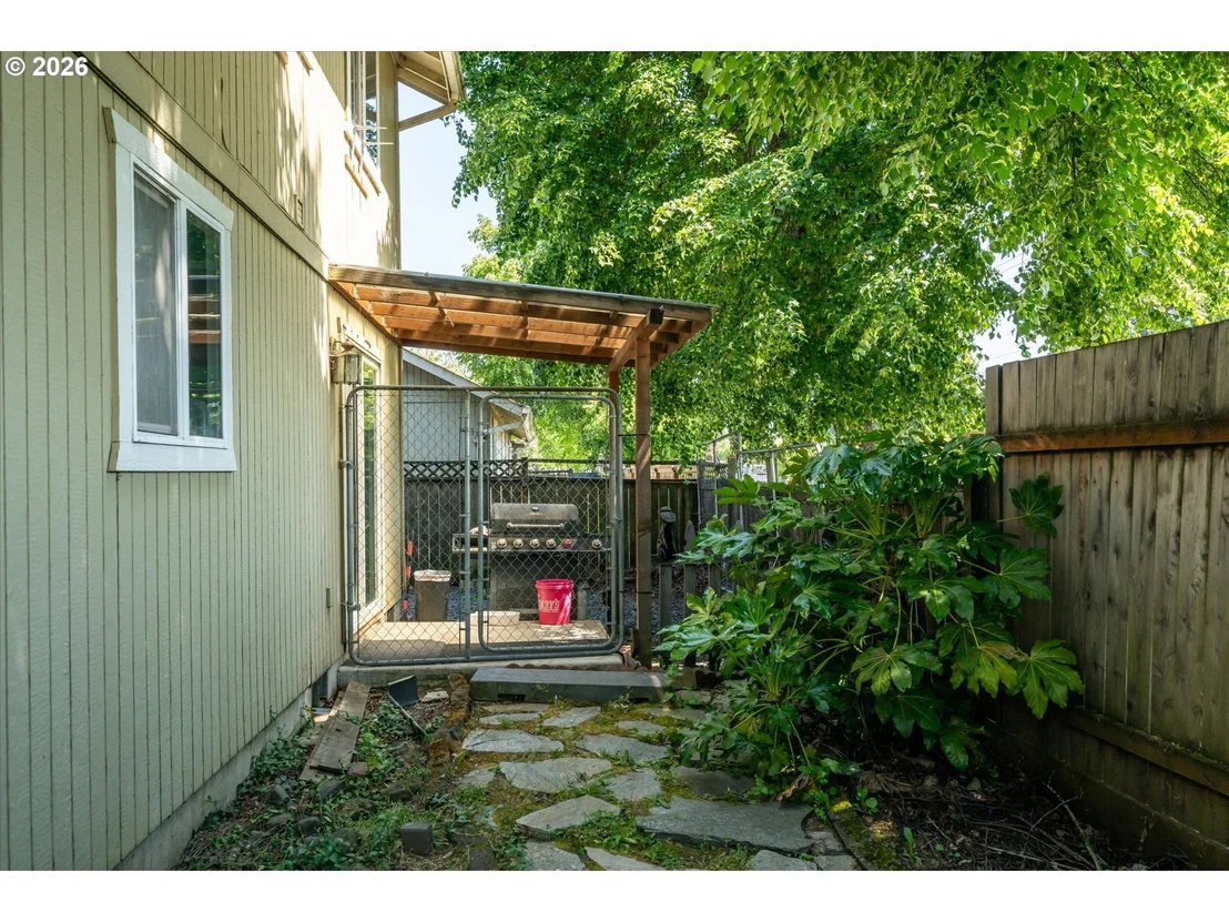 Photo of 995 KINTZLEY AVE
